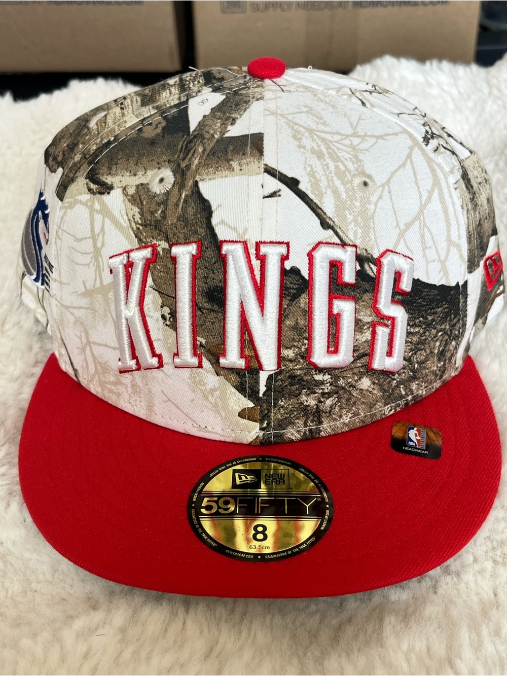 New Era Kings 59FIFTY Camo Snap Basketball Cap - Red/White/Brown Sz 8